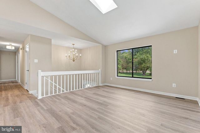 7200 N STARCREST DR, Warrenton, VA 20187