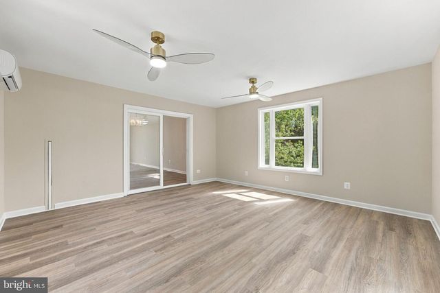 7200 N STARCREST DR, Warrenton, VA 20187