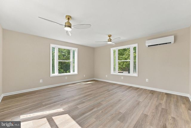 7200 N STARCREST DR, Warrenton, VA 20187