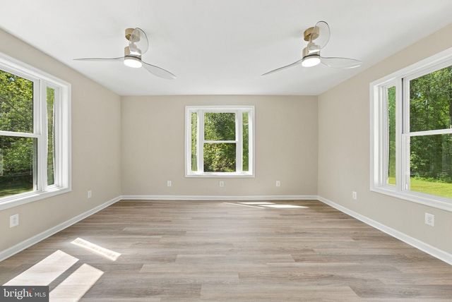 7200 N STARCREST DR, Warrenton, VA 20187