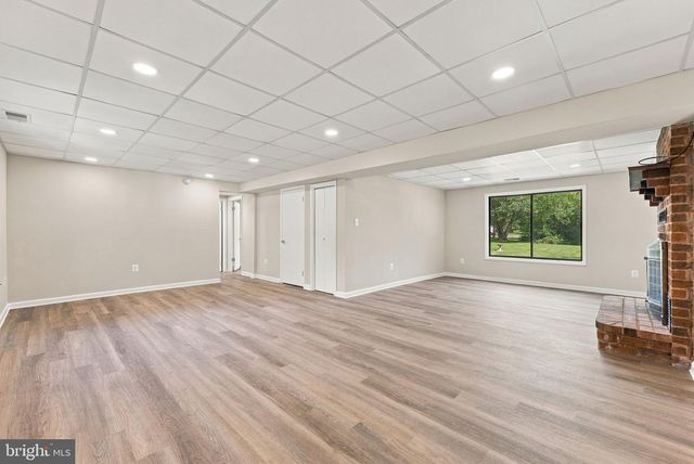 7200 N STARCREST DR, Warrenton, VA 20187
