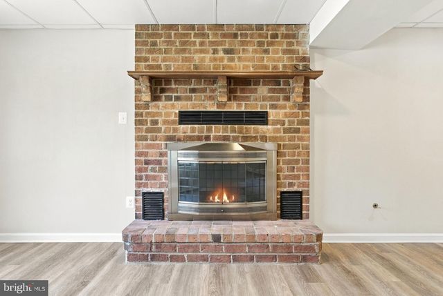7200 N STARCREST DR, Warrenton, VA 20187