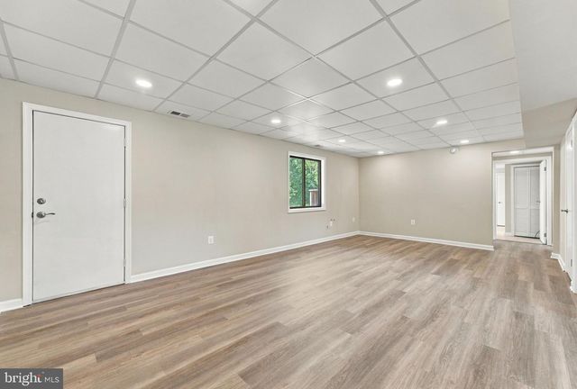 7200 N STARCREST DR, Warrenton, VA 20187