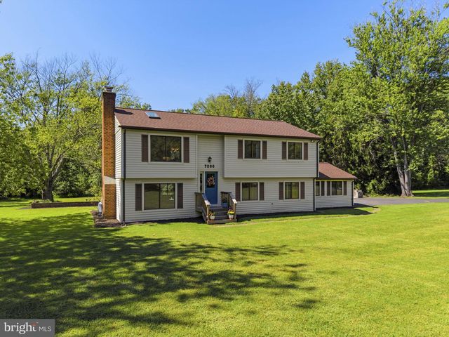 7200 N STARCREST DR, Warrenton, VA 20187