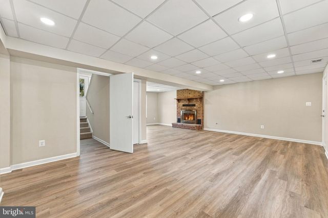 7200 N STARCREST DR, Warrenton, VA 20187