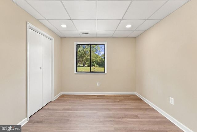 7200 N STARCREST DR, Warrenton, VA 20187