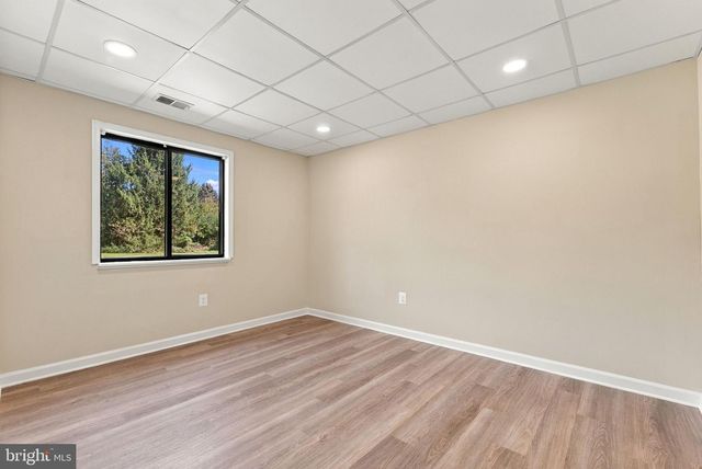 7200 N STARCREST DR, Warrenton, VA 20187