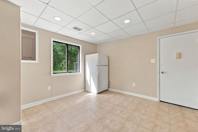 7200 N STARCREST DR, Warrenton, VA 20187