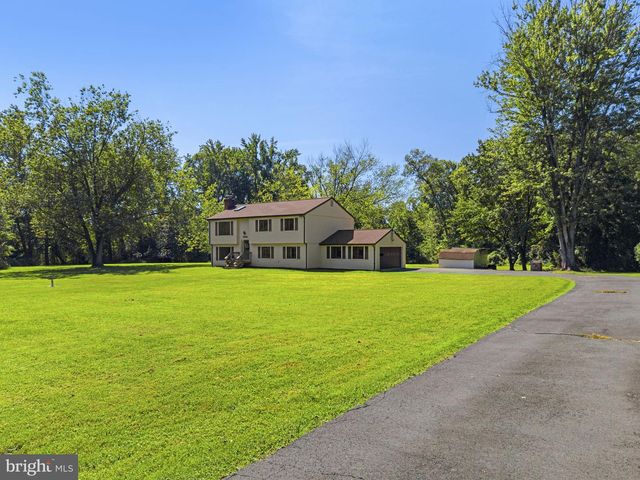 7200 N STARCREST DR, Warrenton, VA 20187