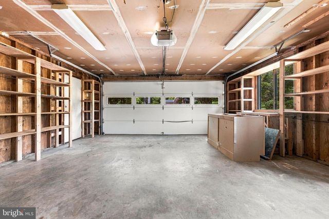 7200 N STARCREST DR, Warrenton, VA 20187