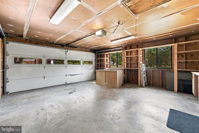7200 N STARCREST DR, Warrenton, VA 20187