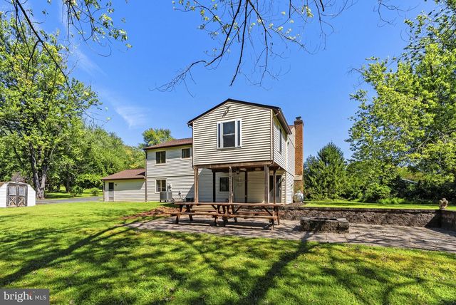 7200 N STARCREST DR, Warrenton, VA 20187