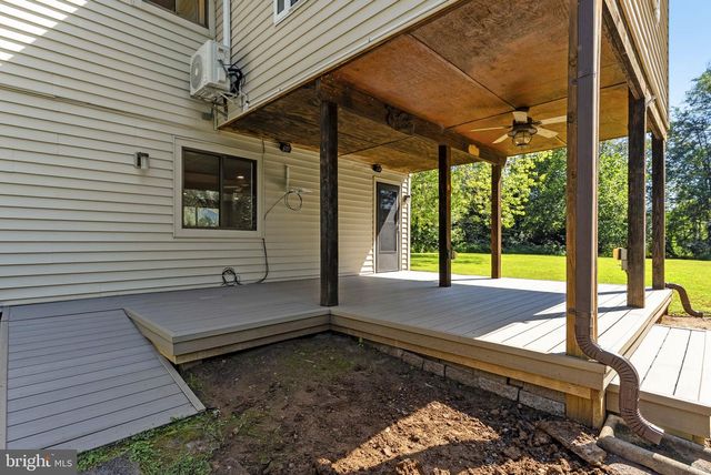 7200 N STARCREST DR, Warrenton, VA 20187