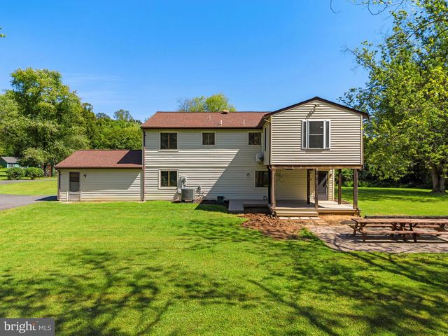 7200 N STARCREST DR, Warrenton, VA 20187