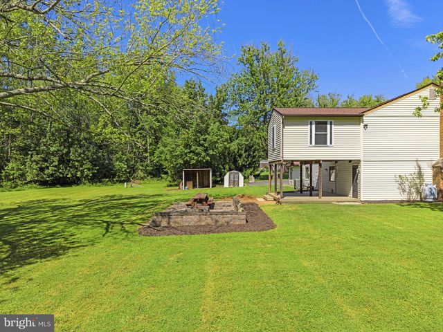 7200 N STARCREST DR, Warrenton, VA 20187