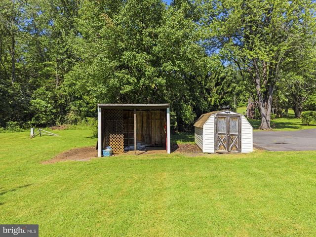 7200 N STARCREST DR, Warrenton, VA 20187