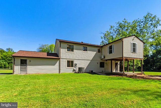 7200 N STARCREST DR, Warrenton, VA 20187