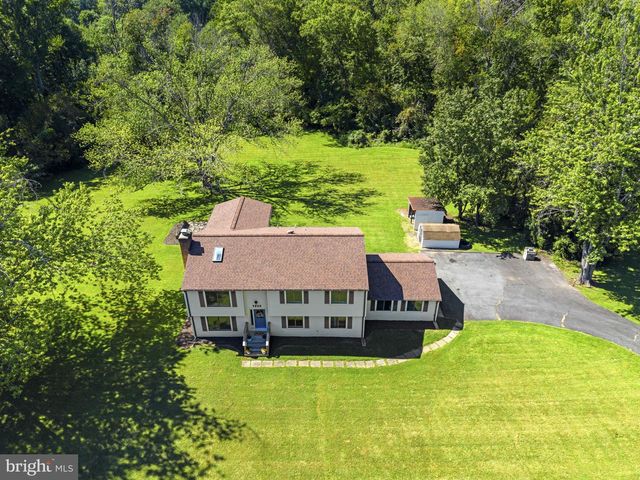 7200 N STARCREST DR, Warrenton, VA 20187