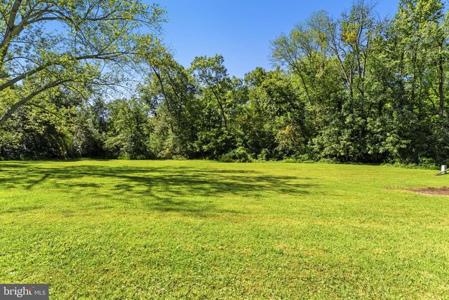 7200 N STARCREST DR, Warrenton, VA 20187