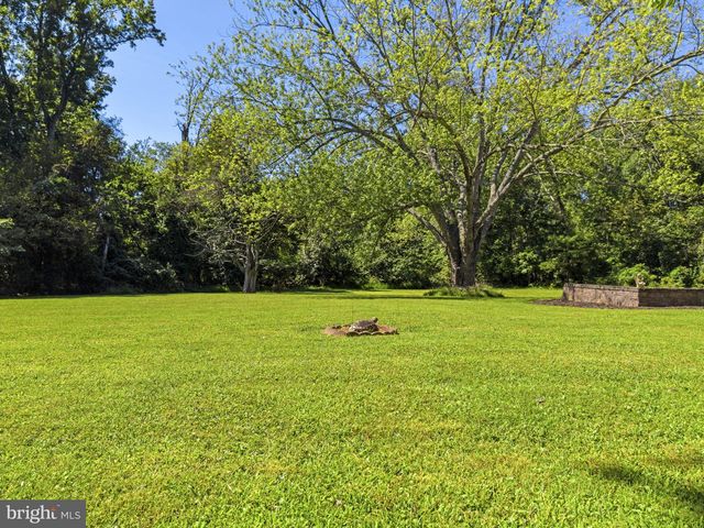 7200 N STARCREST DR, Warrenton, VA 20187
