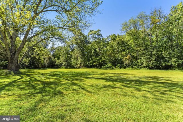 7200 N STARCREST DR, Warrenton, VA 20187
