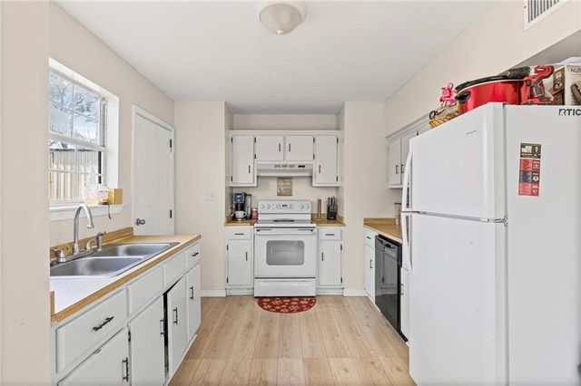 7880 Sharon Drive, Mobile, AL 36619