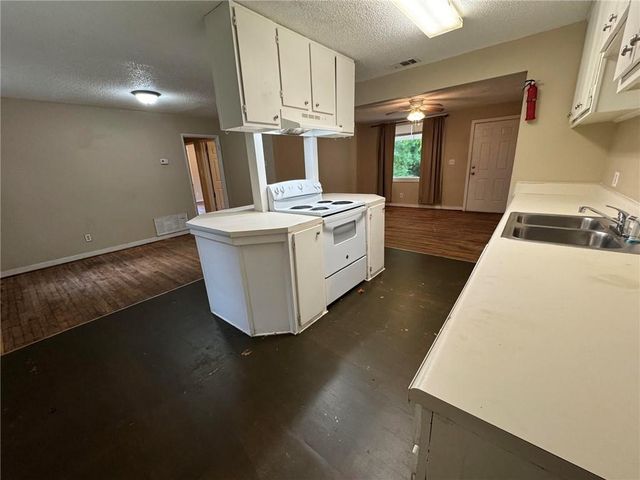 4670 Rosewood Drive, Mobile, AL 36608