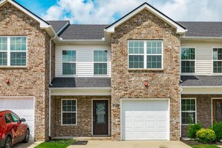 2071 Downstream Dr, Ashland City, TN 37015