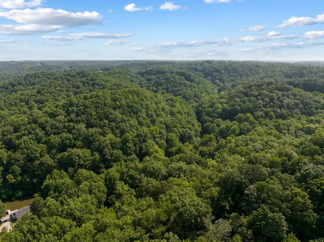 22 Deer Wood Tr, Pegram, TN 37143