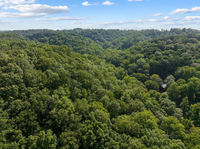 22 Deer Wood Tr, Pegram, TN 37143