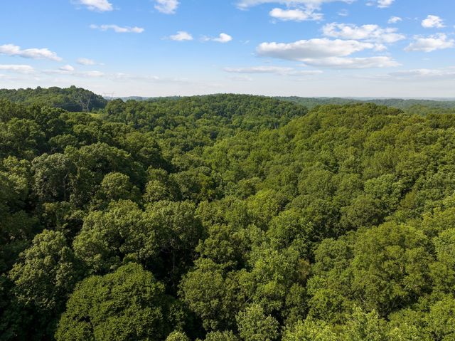 22 Deer Wood Tr, Pegram, TN 37143