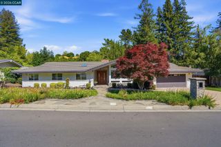260 Corliss Dr, Moraga, CA 94556