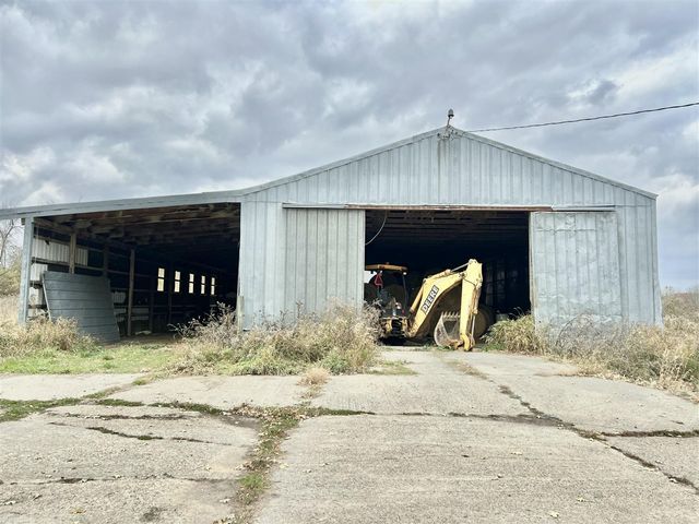 3240 E Reading Road, Osseo, MI 49266