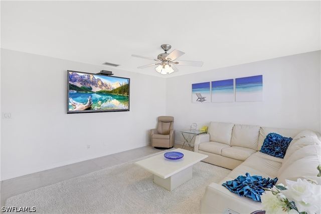 637 95th AVE N, Naples, FL 34108