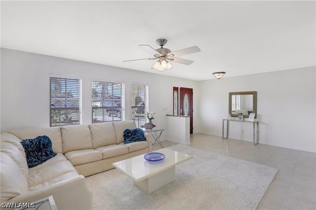 637 95th AVE N, Naples, FL 34108