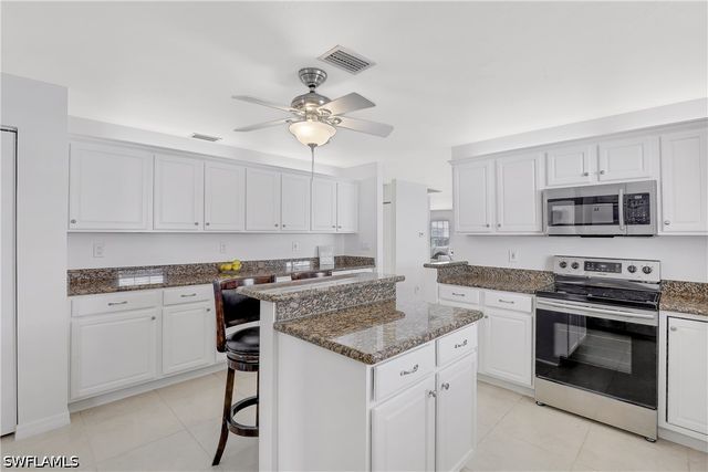 637 95th AVE N, Naples, FL 34108