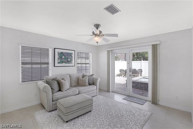 637 95th AVE N, Naples, FL 34108