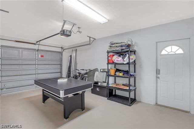 637 95th AVE N, Naples, FL 34108