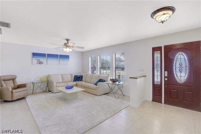 637 95th AVE N, Naples, FL 34108