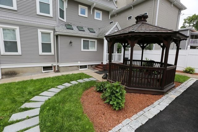 40 Evergreen Ave A, Somerville, MA 02145