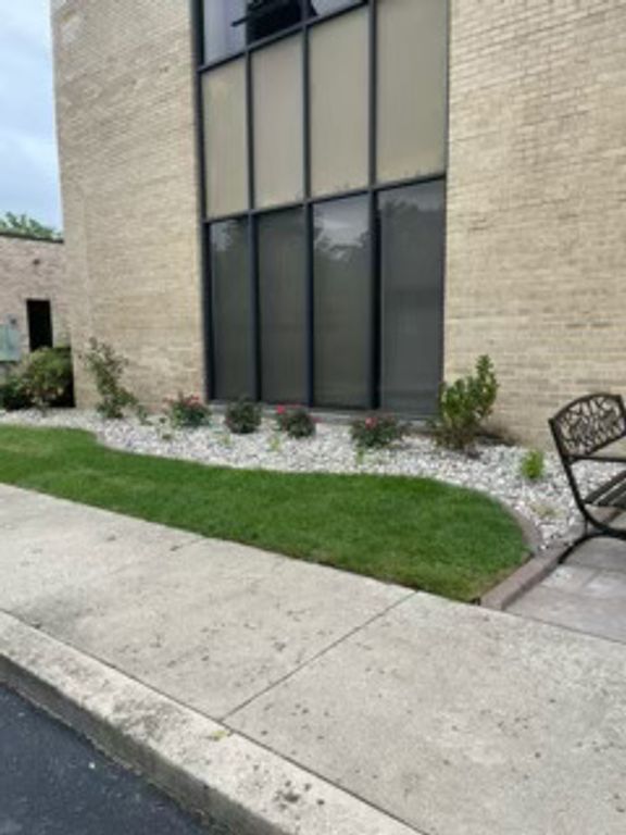 1835 Dixie Highway 104, Flossmoor, IL 60422