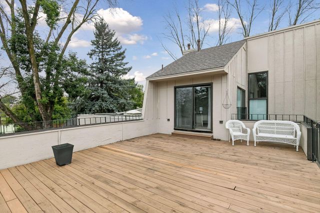5851 Lake Curve Lane, Brooklyn Center, MN 55429