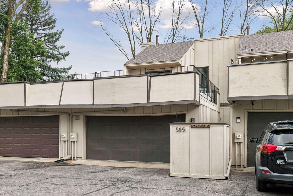 5851 Lake Curve Lane, Brooklyn Center, MN 55429