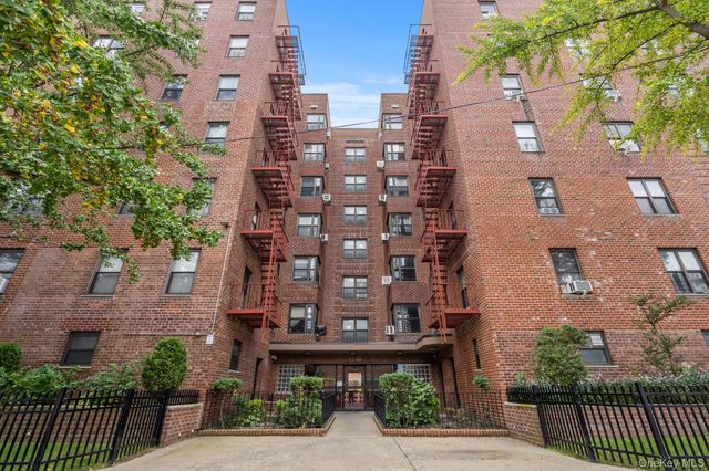 88-10 32nd Ave Avenue 304, East Elmhurst, NY 11369