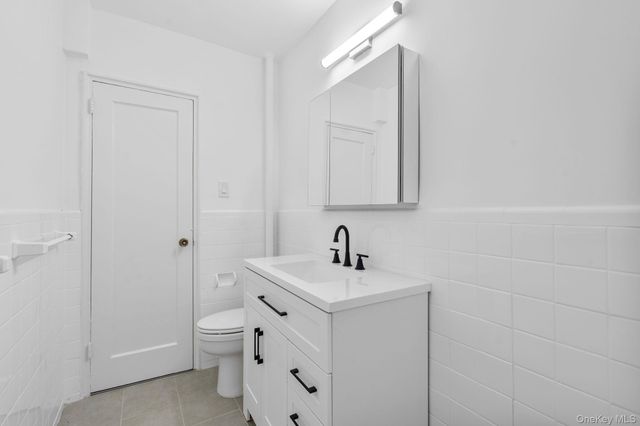 88-10 32nd Ave Avenue 304, East Elmhurst, NY 11369