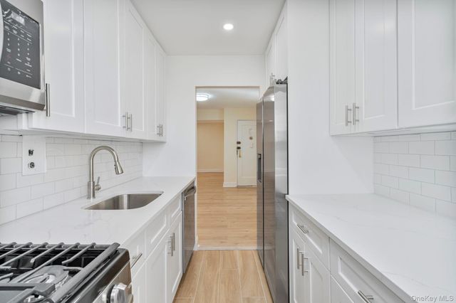 88-10 32nd Ave Avenue 304, East Elmhurst, NY 11369