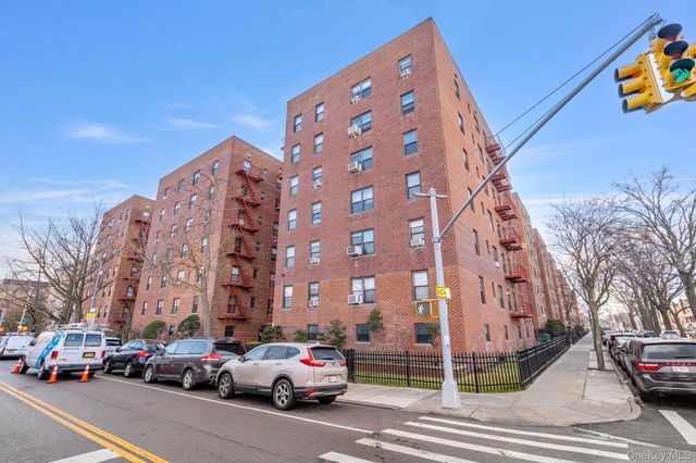 88-10 32nd Ave Avenue 304, East Elmhurst, NY 11369