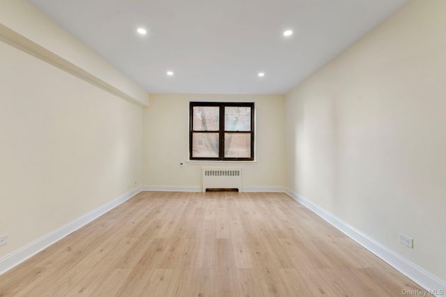 88-10 32nd Ave Avenue 304, East Elmhurst, NY 11369