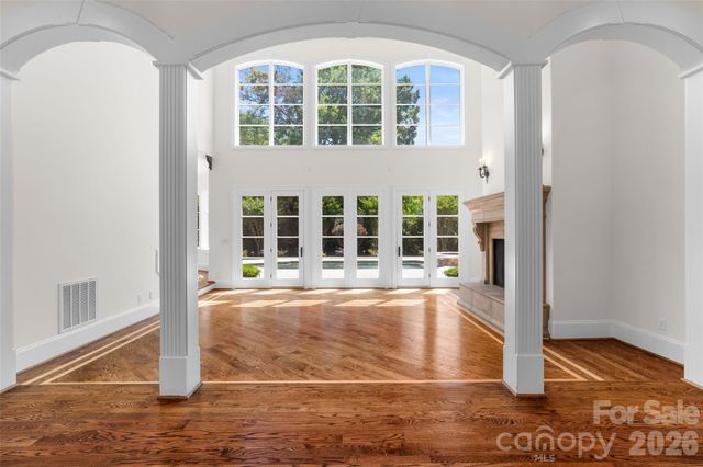 8600 Fairview Road, Charlotte, NC 28226