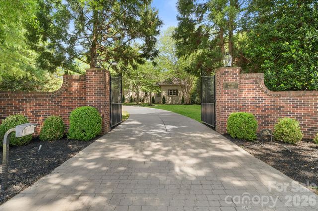 8600 Fairview Road, Charlotte, NC 28226